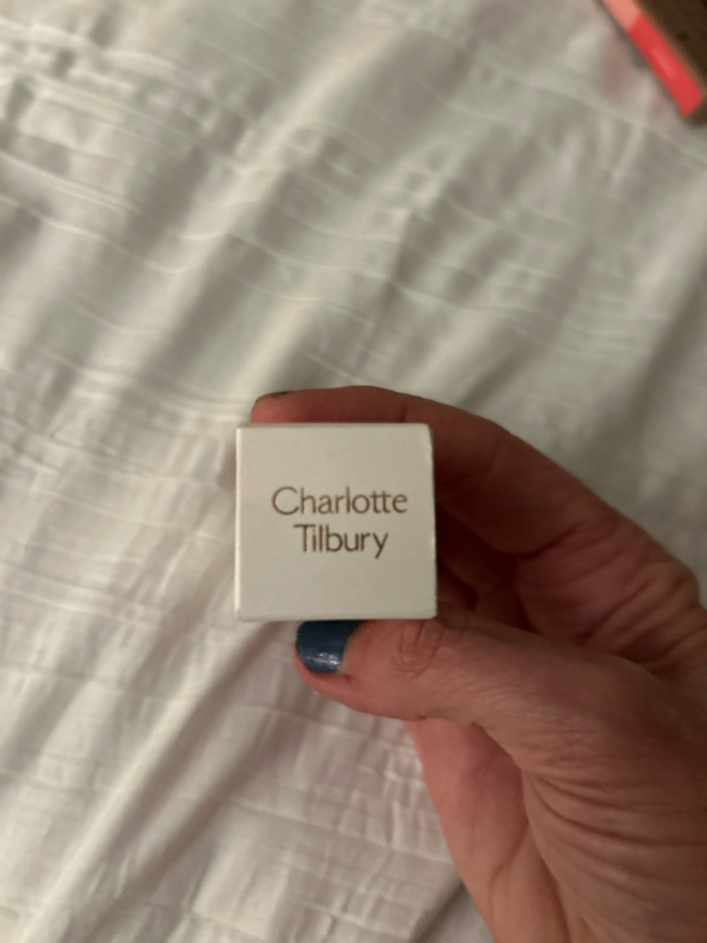 Charlotte Tilbury Magic Serum Crystal Elixir - White & Gold - Picture 2 of 4